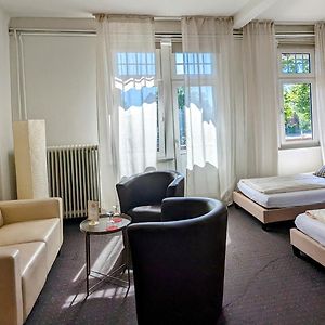 Zimmer mit zwei Einzelbetten